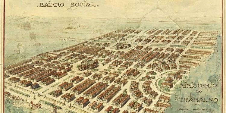 Veduta dall'alto illustrata di una comunità pianificata intitolata "Perspectiva Geral Bairro Social", che mostra strade, isolati residenziali, edifici pubblici e spazi verdi. L'immagine è etichettata "Ministério do Trabalho" e "Construções Económicas", con dettagli in portoghese per l'Esposizione Lisbona.