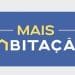L'immagine presenta uno sfondo rettangolare blu con le parole "MAIS HABITAÇÃO" in testo giallo e bianco. La lettera "A" in "HABITAÇÃO" è stilizzata per assomigliare a una casa con il tetto giallo, a simboleggiare richieste di sostegno affitto per soluzioni abitative a prezzi accessibili.