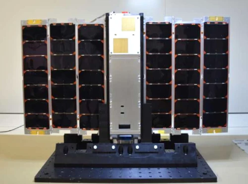 Il Portogallo ha lanciato questo satellite con un razzo SpaceX, il design è con pannelli solari estesi è montato su una base nera. I pannelli sono costituiti da numerose celle rettangolari nere disposte a griglia, mentre il corpo centrale è metallico con alcune sezioni color oro.