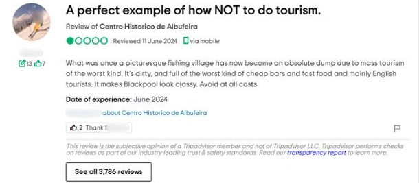 Una recensione di Trpadvisor che indica Albufeira come una città brutta da evitare a tutti i costi