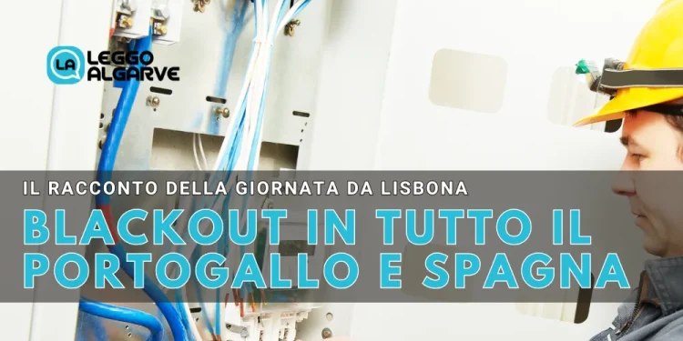 Un tecnico con un casco giallo ispeziona i cavi elettrici in un pannello di controllo dopo il blackout in tutto il Portogallo e Spagna. Il testo in italiano sovrapposto recita: "Blackout Portogallo Spagna".