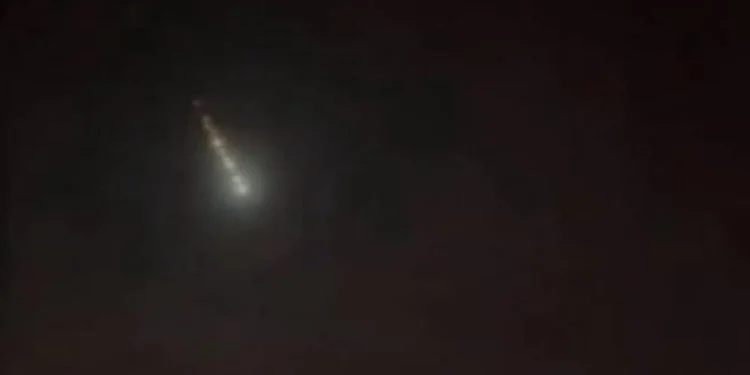 Il meteorite che durante la notte ha illuminato il cielo del Portogallo.