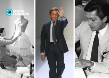 Tre momenti della vita di Valentino Garavani, uno mentre cuce un abito su un manichino di donna, al centro mentre saluta dalla passerella in Portogallo e a sinistra mentre disegna. Sempre veste in abito elegante come la moda del suo atelier.