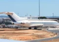 Il Boeing 727 abbandonato all'aeroporto di Faro in Algarve.