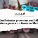 La grafica con il titolo dell'agenzia di stampa portoghese Lusa sulle manifestazioni di piazza in Italia controil governo Meloni.