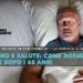Un uomo nel letto sta dormire bene nel segno della salute dopo i 65 anni.